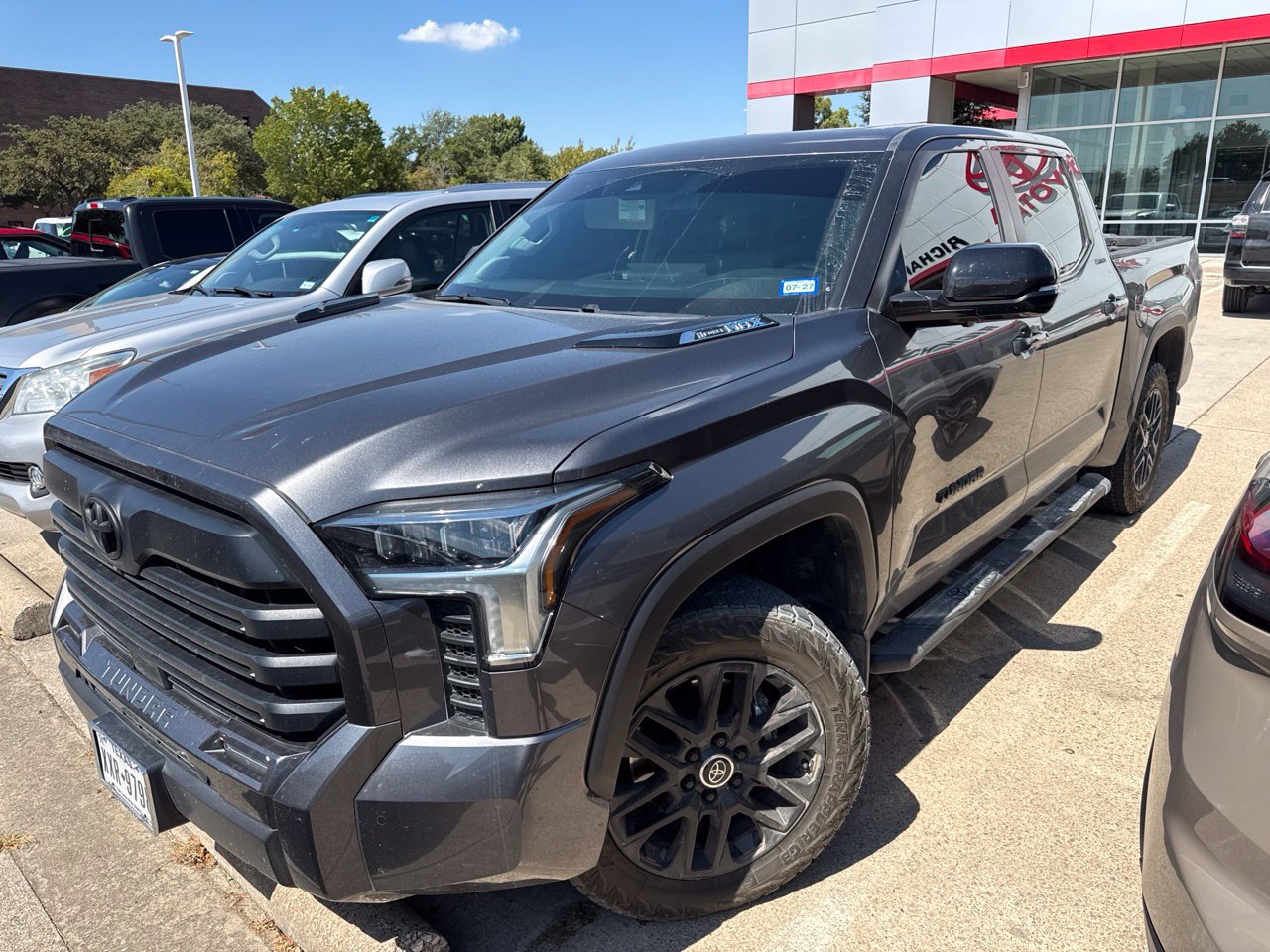 Used 2024 Toyota Tundra Limited AWD/4WD image 2