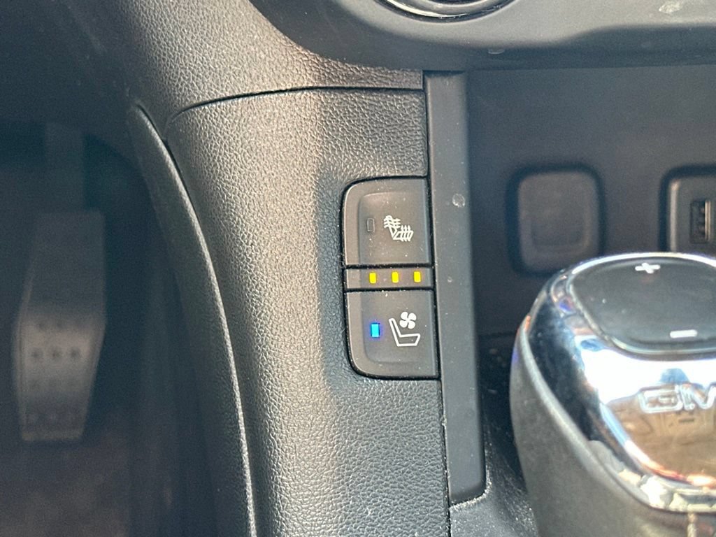 Used 2017 GMC Acadia Denali w/ Technology Package AWD/4WD image 7