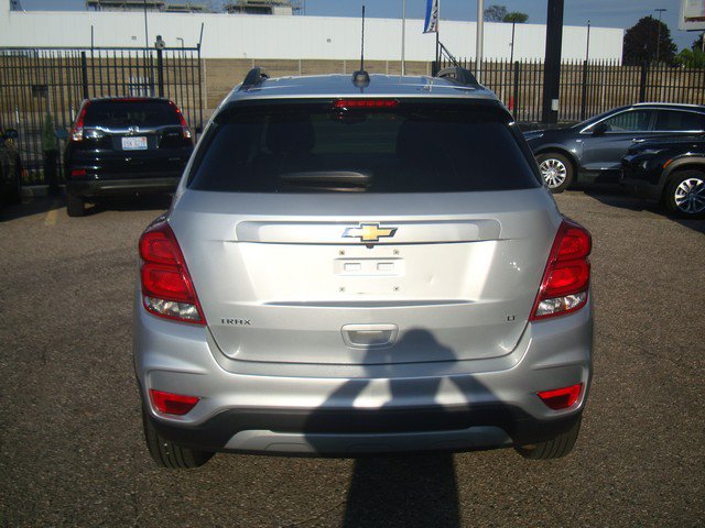 Used 2020 Chevrolet Trax LT w/ LT Convenience Package FWD image 4