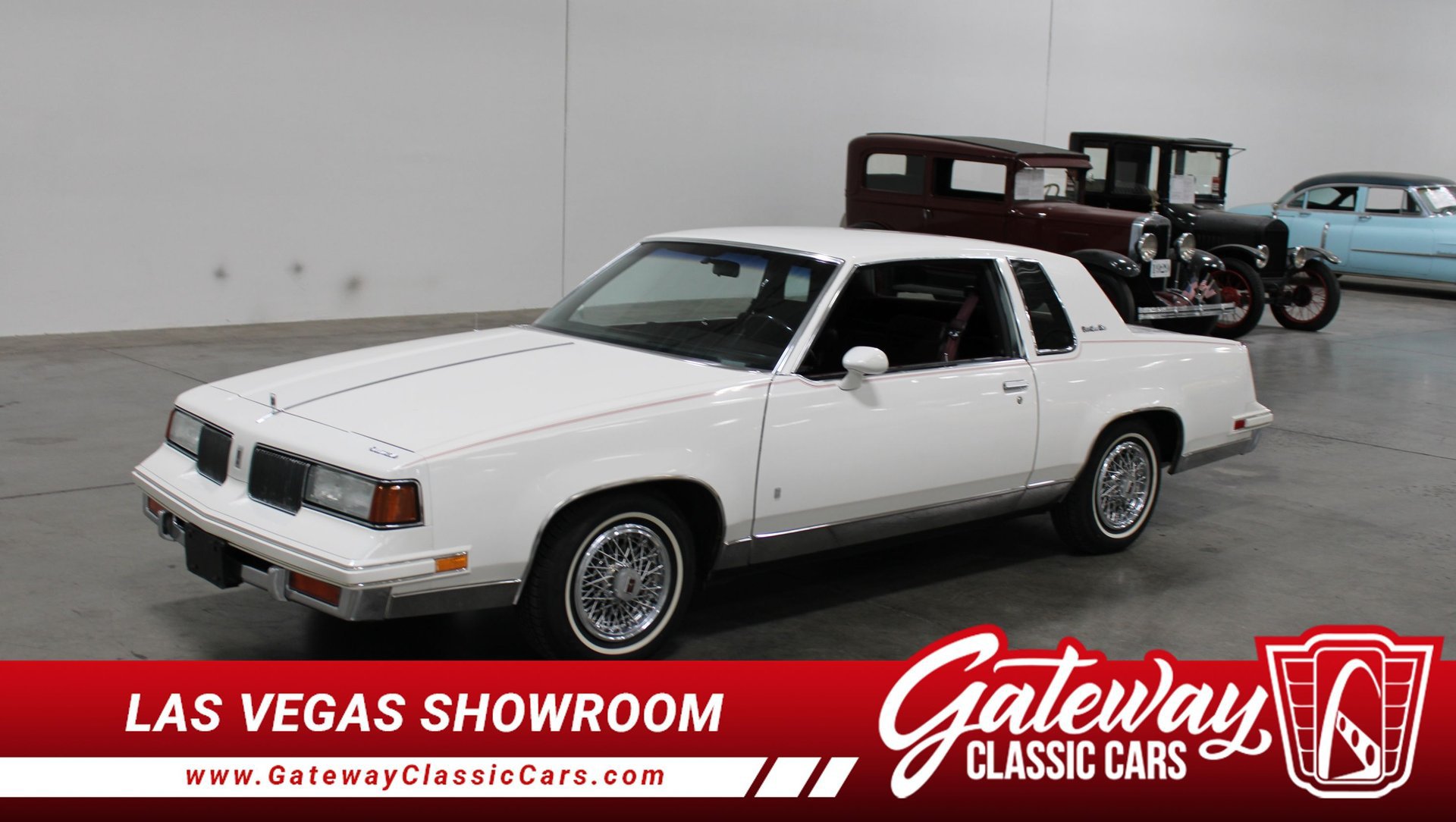 Used 1988 Oldsmobile Cutlass Supreme Classic Brougham RWD image 1
