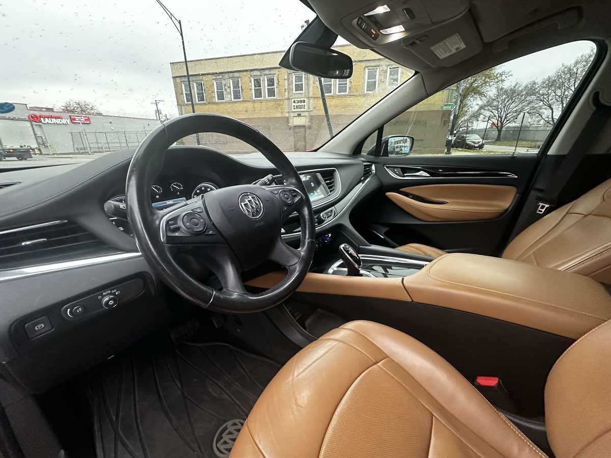 Used 2018 Buick Enclave Essence image 12