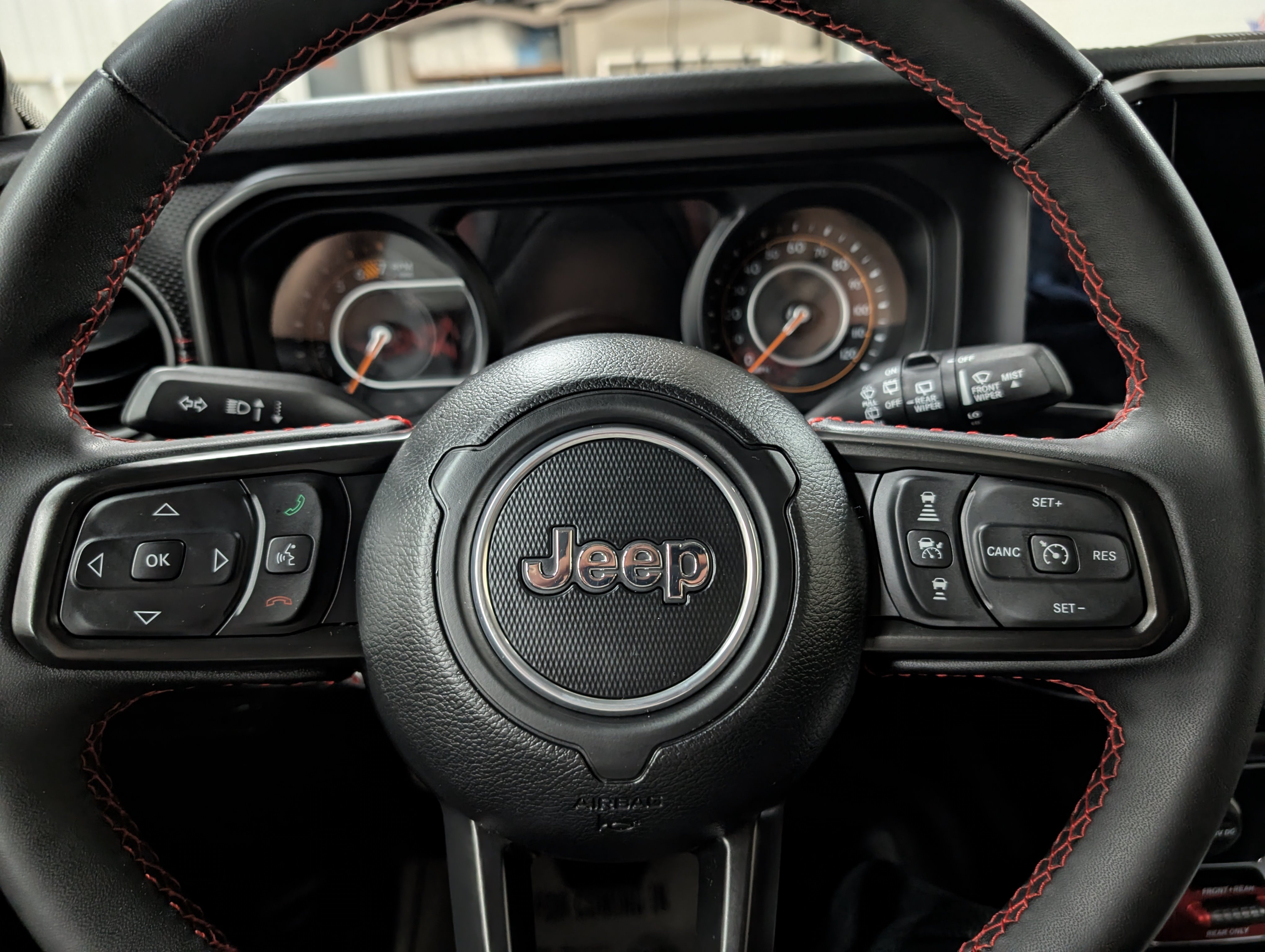 Used 2024 Jeep Wrangler Unlimited Rubicon AWD/4WD image 16