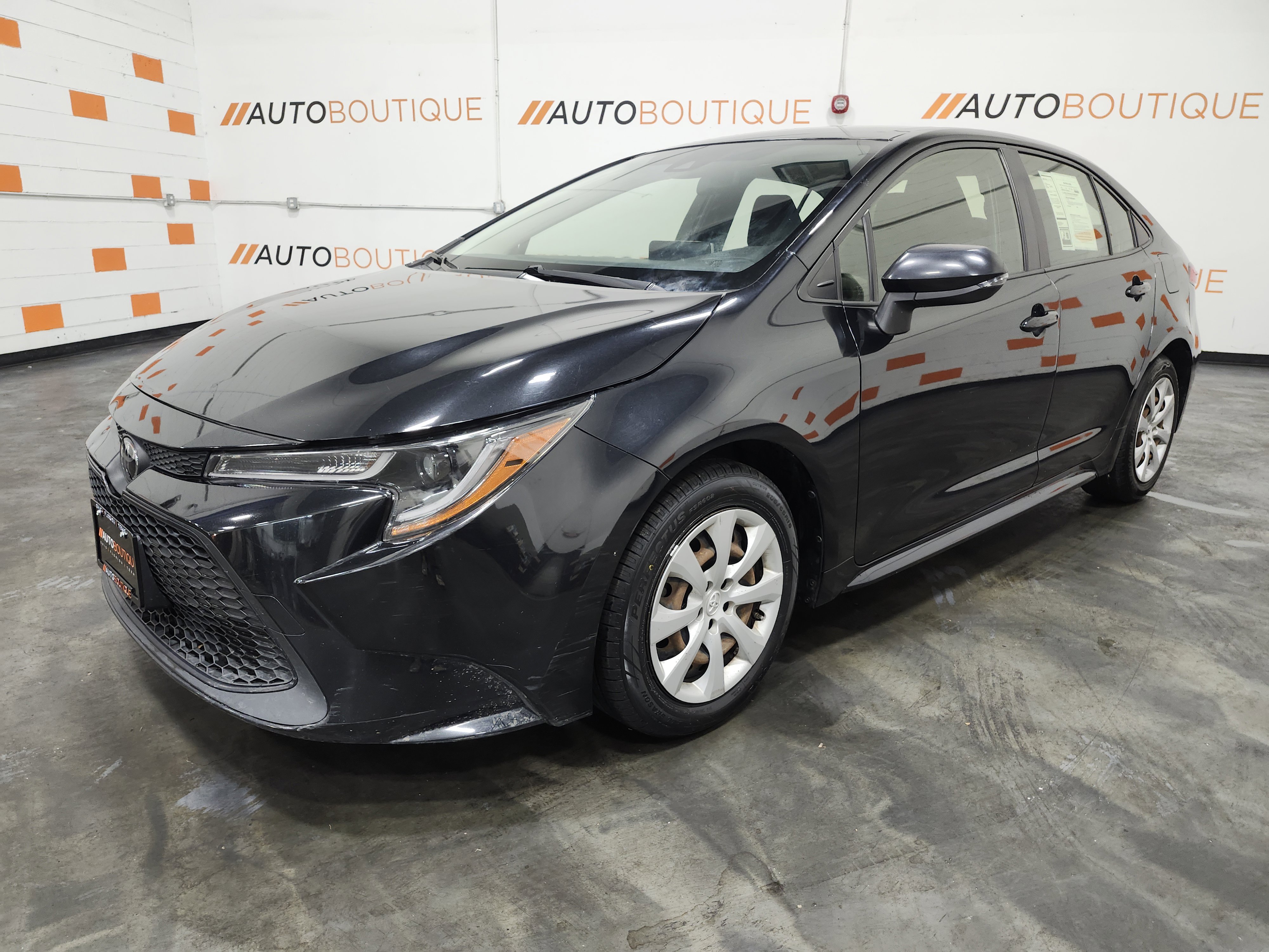 Used 2020 Toyota Corolla LE image 11
