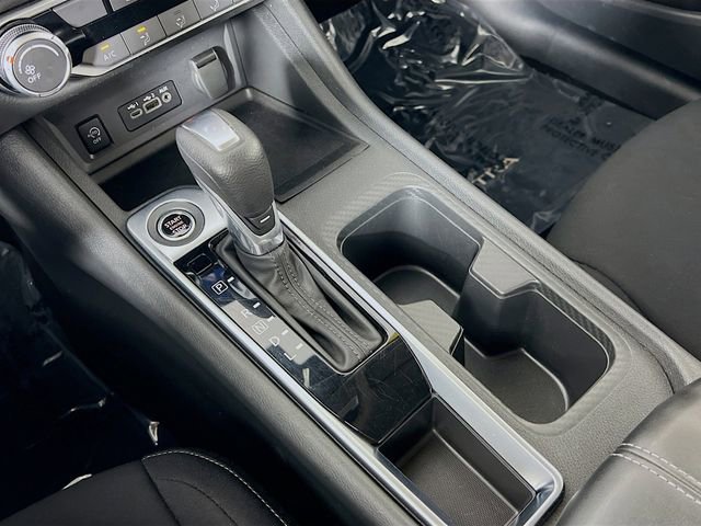 Used 2025 Nissan Sentra SV FWD image 21