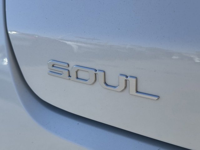 Certified 2025 Kia Soul LX image 10