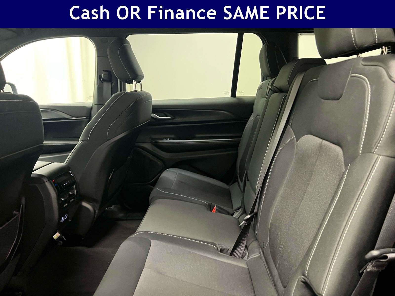 Used 2025 Jeep Grand Cherokee L Laredo w/ Luxury Tech Group I AWD/4WD image 14