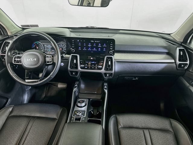 Used 2023 Kia Sorento EX AWD/4WD image 13