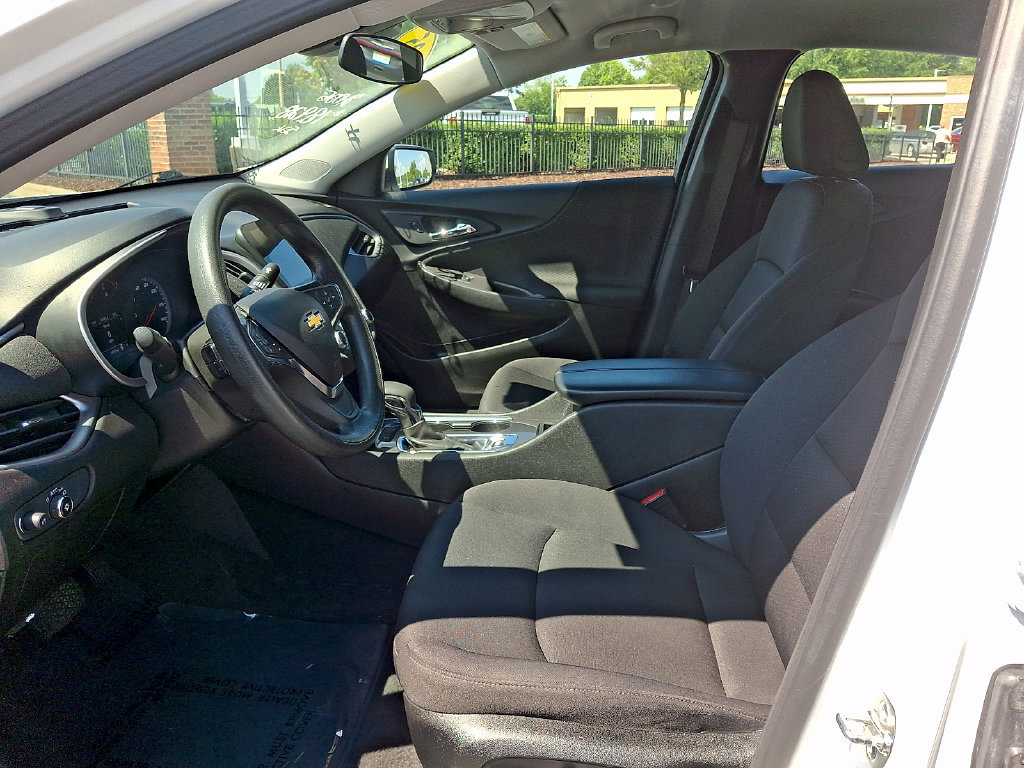 Used 2025 Chevrolet Malibu LT FWD image 13