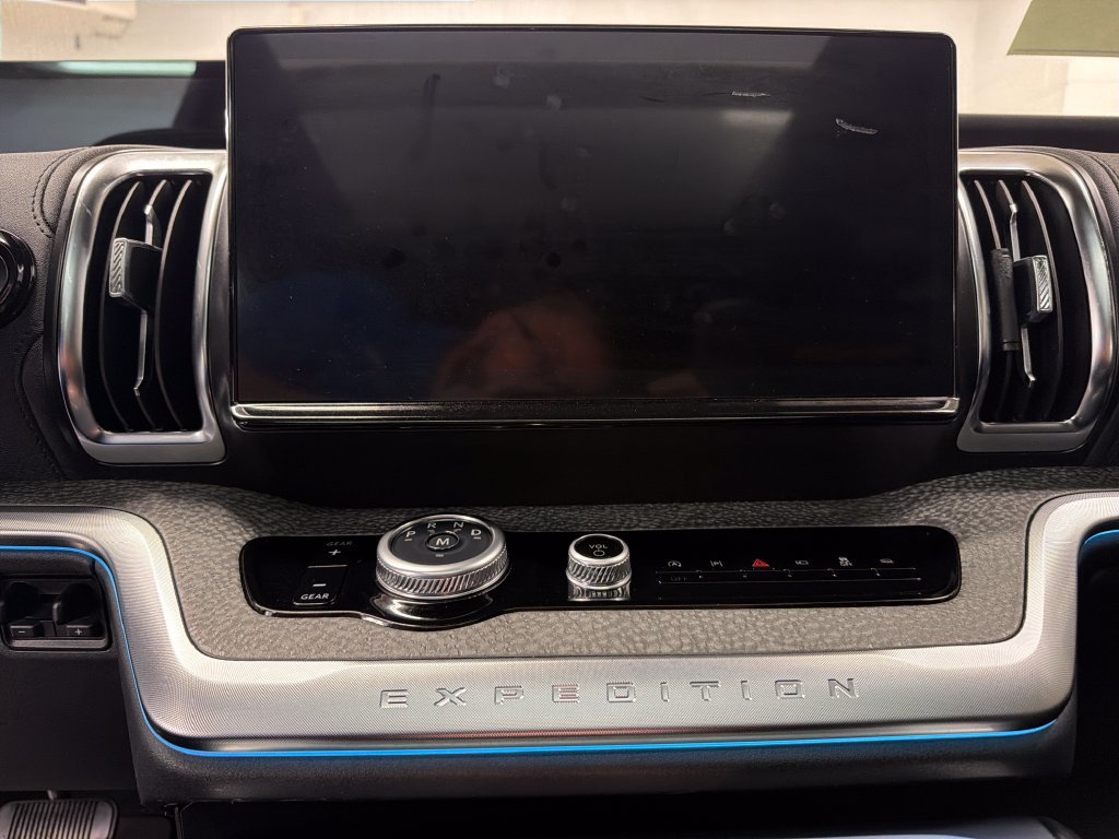 Certified 2025 Ford Expedition Tremor AWD/4WD image 23