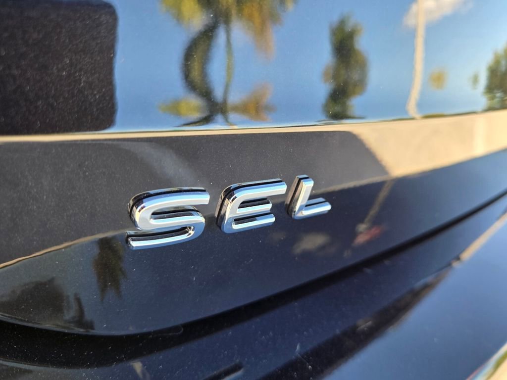 Certified 2024 Volkswagen Taos SEL image 12