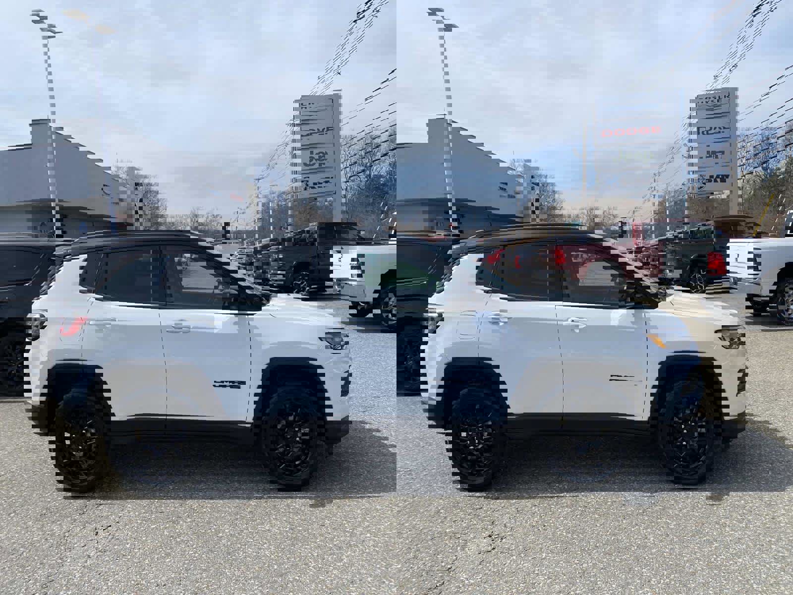 Certified 2022 Jeep Compass Altitude w/ Convenience Group image 2