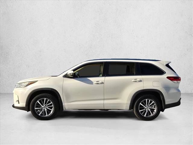 Used 2017 Toyota Highlander XLE image 9