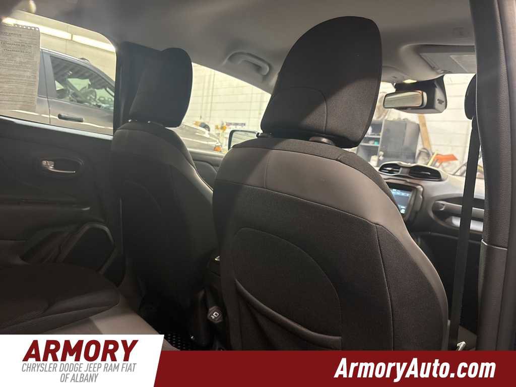 Used 2020 Jeep Renegade Altitude image 31