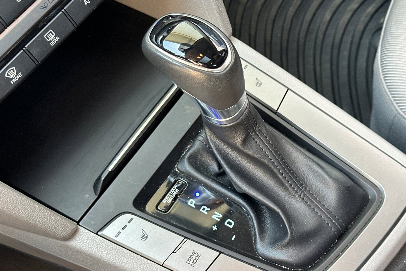 Used 2018 Hyundai Elantra Value Edition FWD image 17
