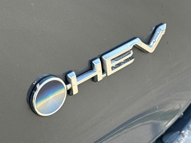 Used 2024 Toyota Prius XLE FWD image 10