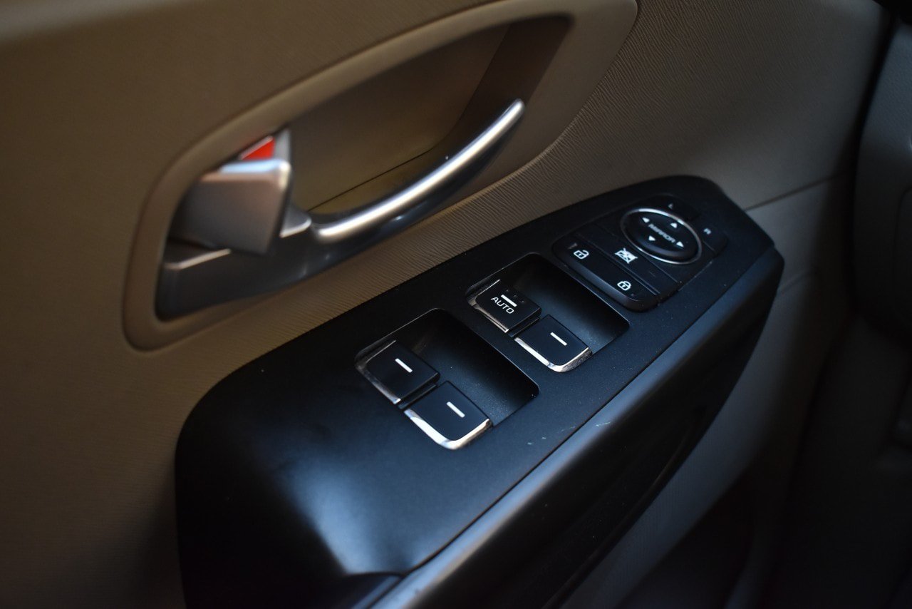Used 2021 Kia Sedona LX FWD image 25