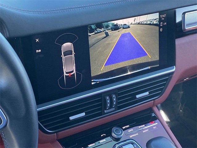 Used 2023 Porsche Cayenne S Platinum w/ Premium Package Plus image 29