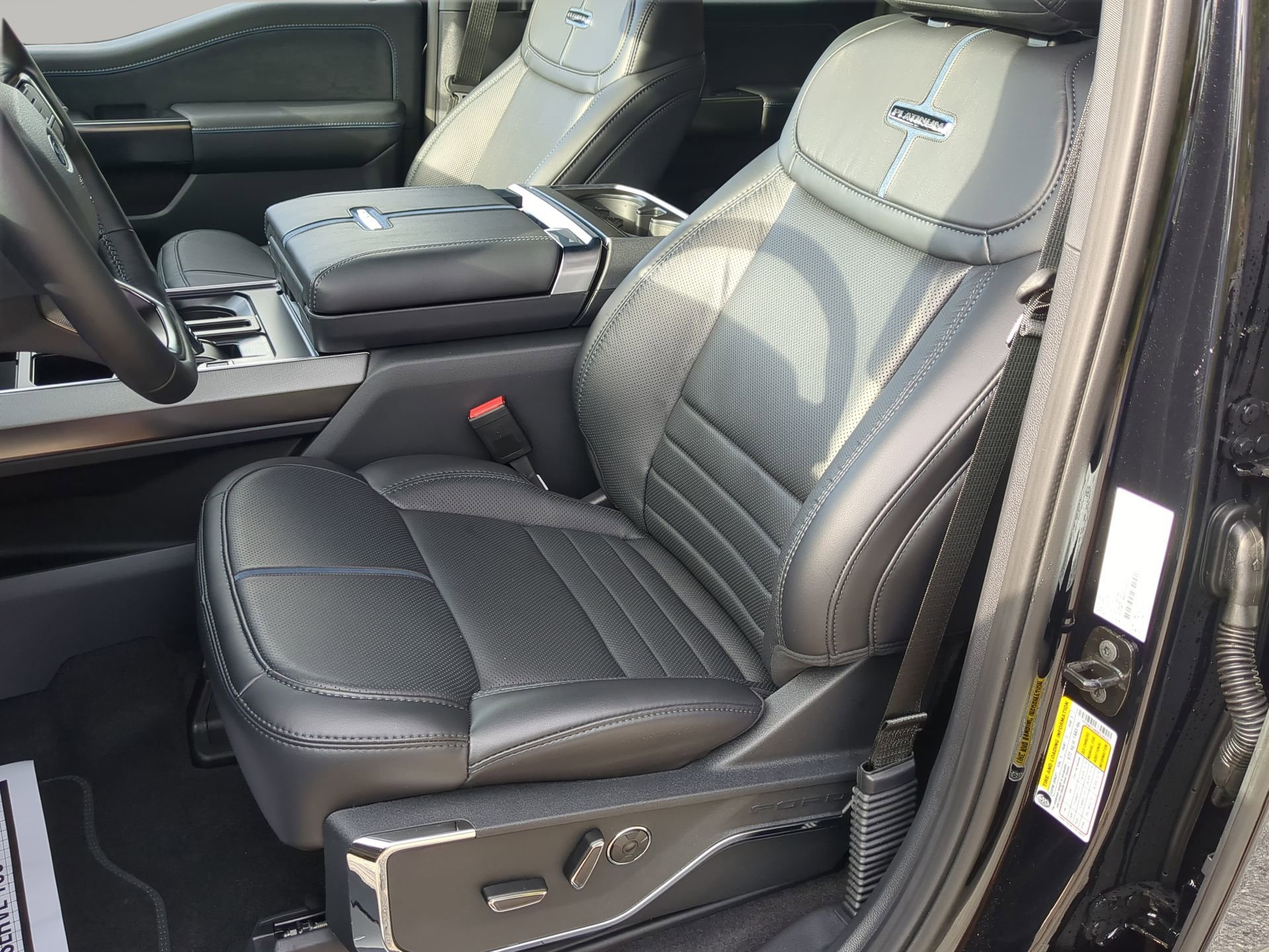 New 2025 Ford F150 Platinum w/ FX4 Off-Road Package image 52