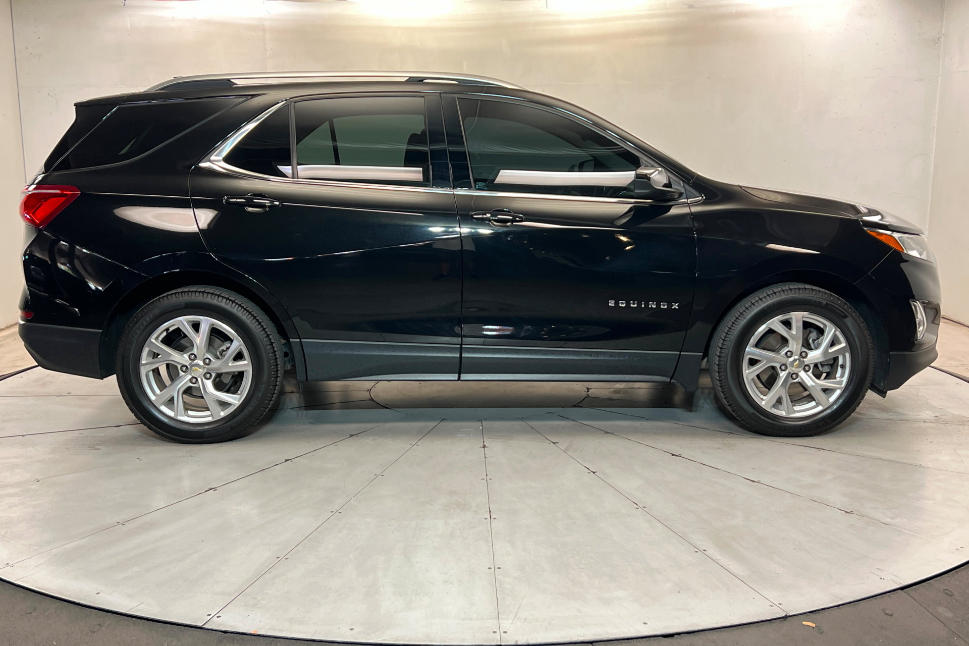 Used 2020 Chevrolet Equinox LT FWD image 7