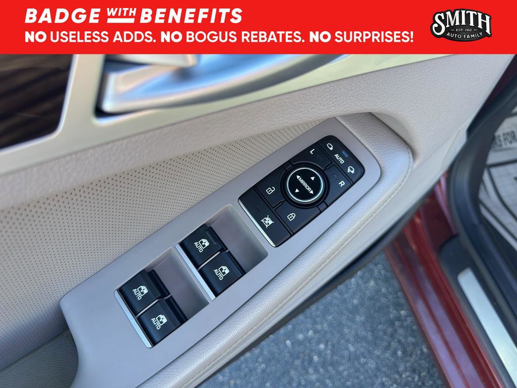 Used 2015 Hyundai Genesis 3.8 image 18