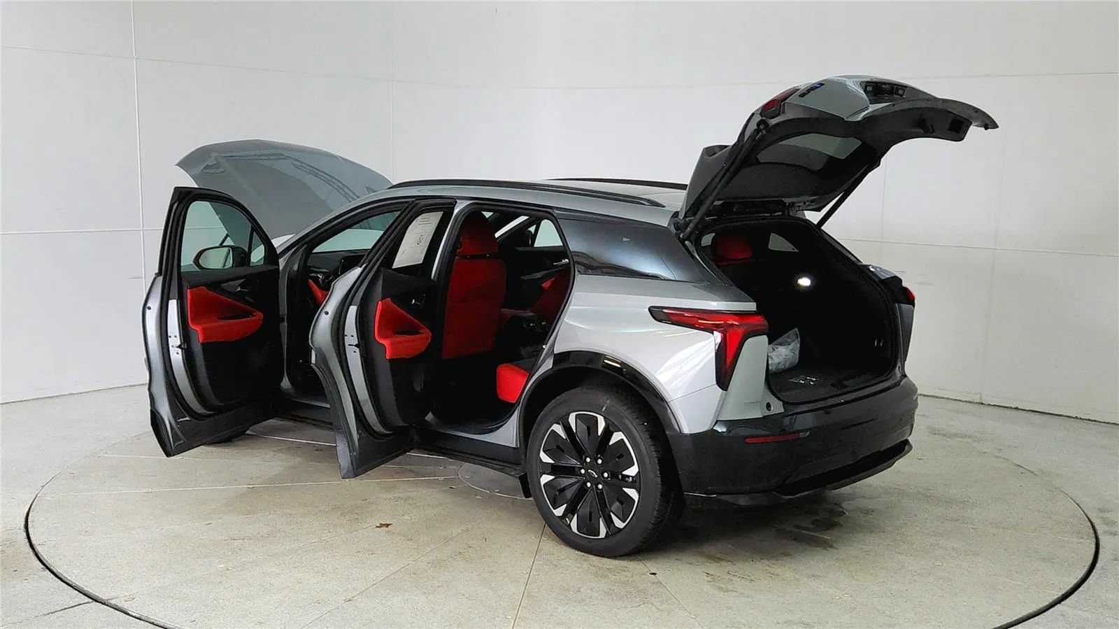 New 2025 Chevrolet Blazer EV RS RWD image 11