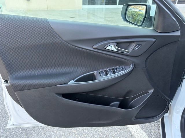 Used 2025 Chevrolet Malibu LT image 11