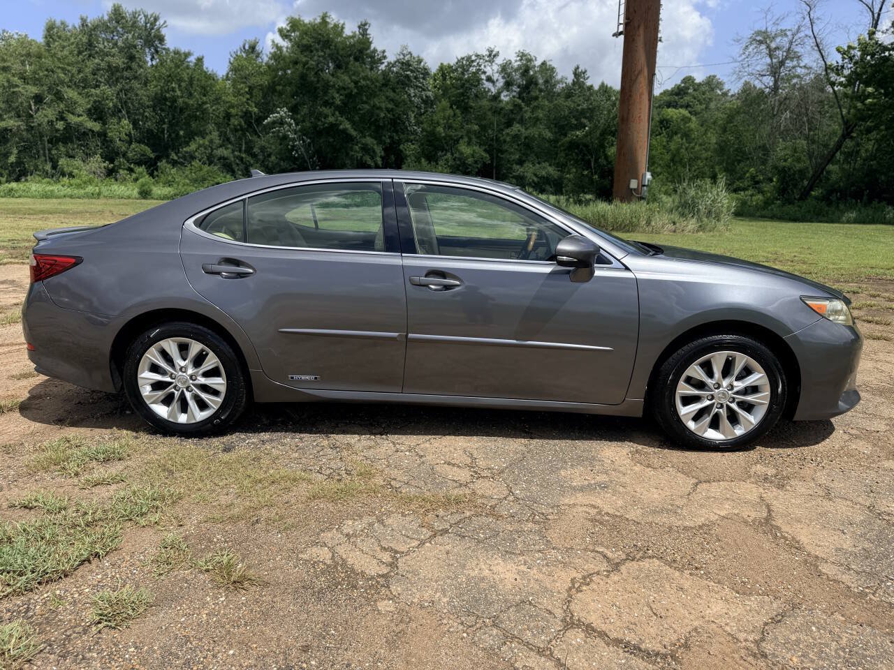 Used 2013 Lexus ES 300h w/ Premium Pkg FWD image 6