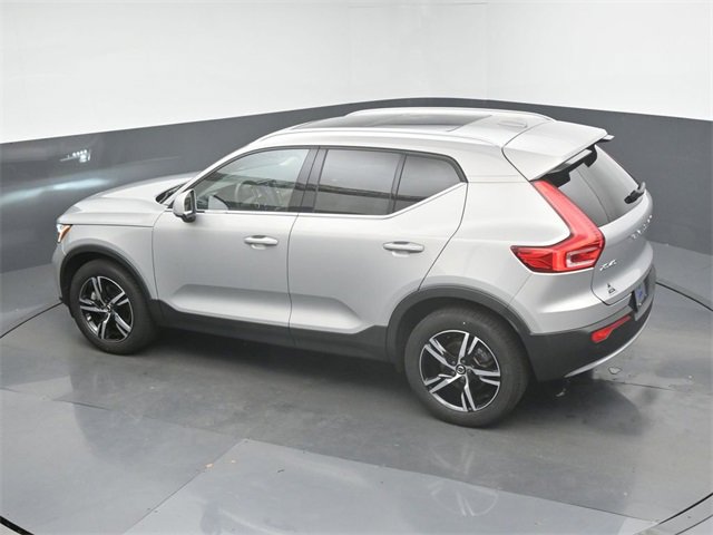 Used 2023 Volvo XC40 B5 Plus image 44