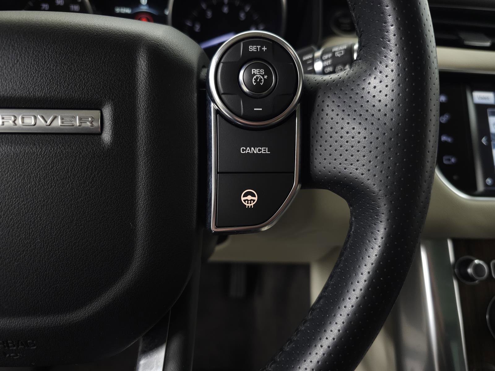 Used 2016 Land Rover Range Rover Sport HSE image 19