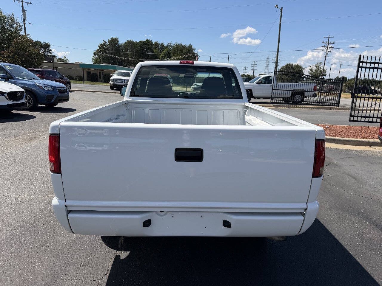 Used 2003 GMC Sonoma SL w/ Convenience Package RWD image 6