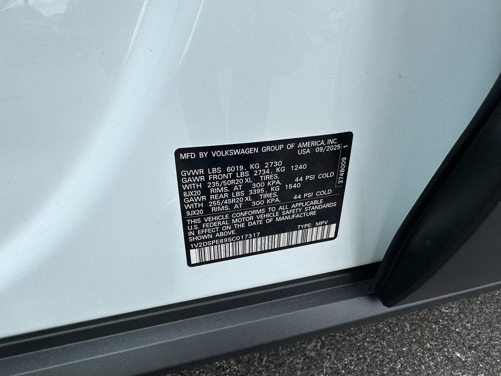 New 2025 Volkswagen ID.4 Pro AWD/4WD image 19