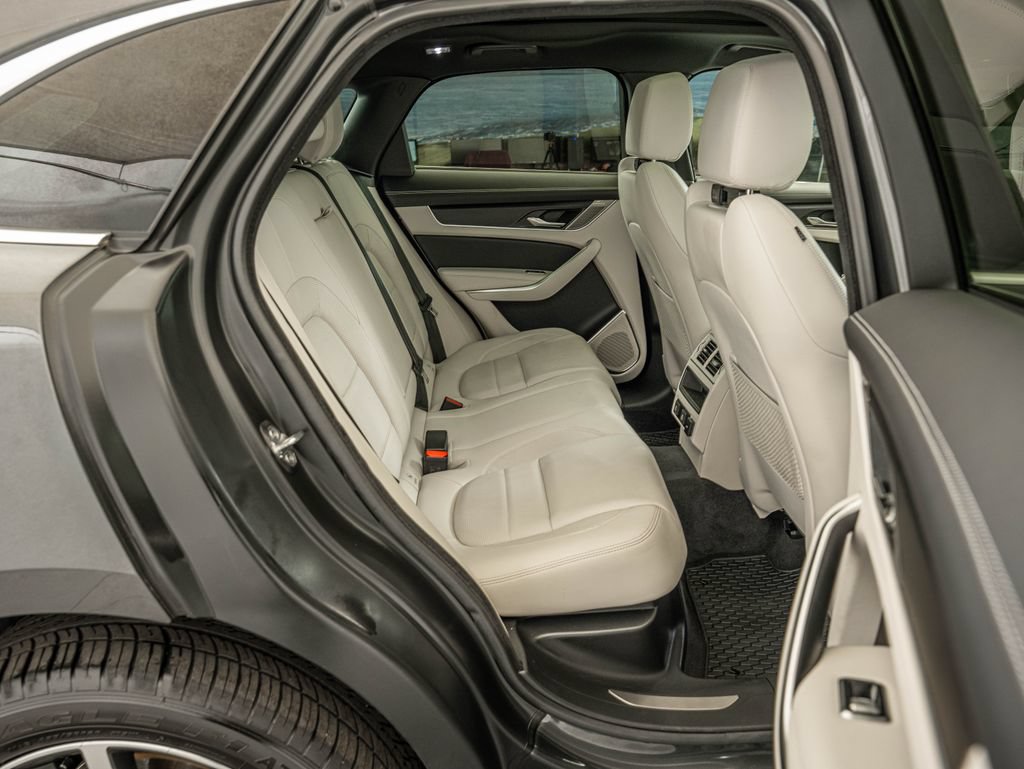 Certified 2025 Jaguar F-PACE R-Dynamic S AWD/4WD image 33