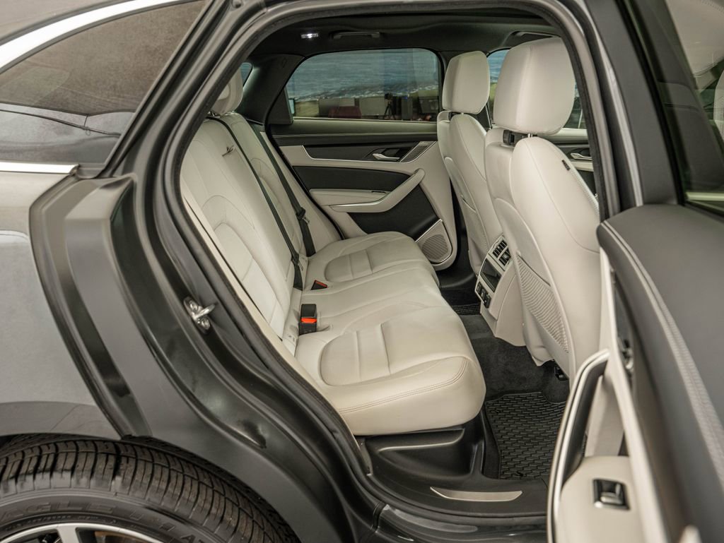 Certified 2025 Jaguar F-PACE R-Dynamic S AWD/4WD image 33