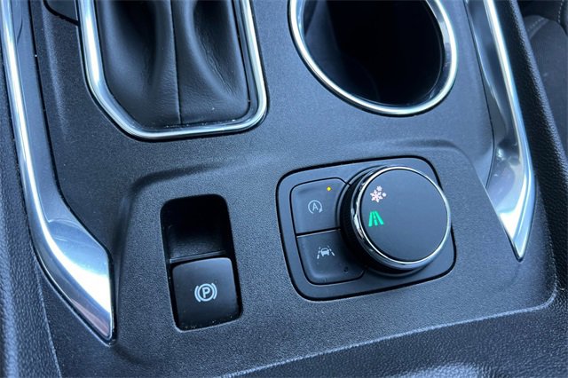 Used 2023 Chevrolet Traverse LT image 40