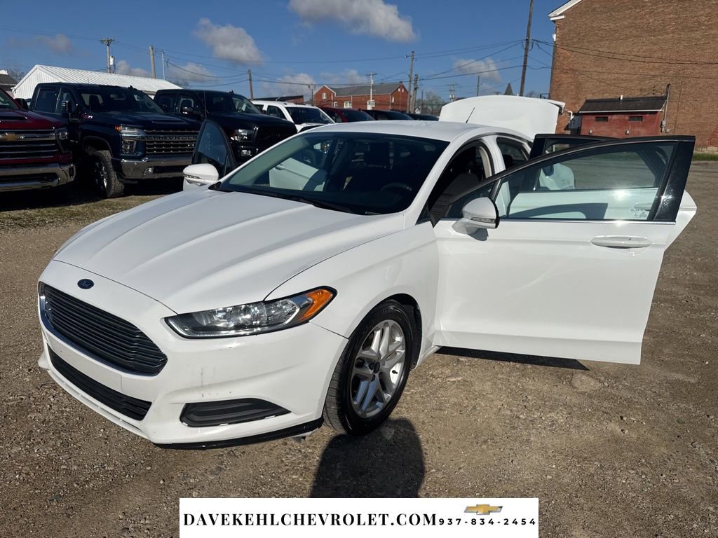 Used 2016 Ford Fusion SE FWD image 24