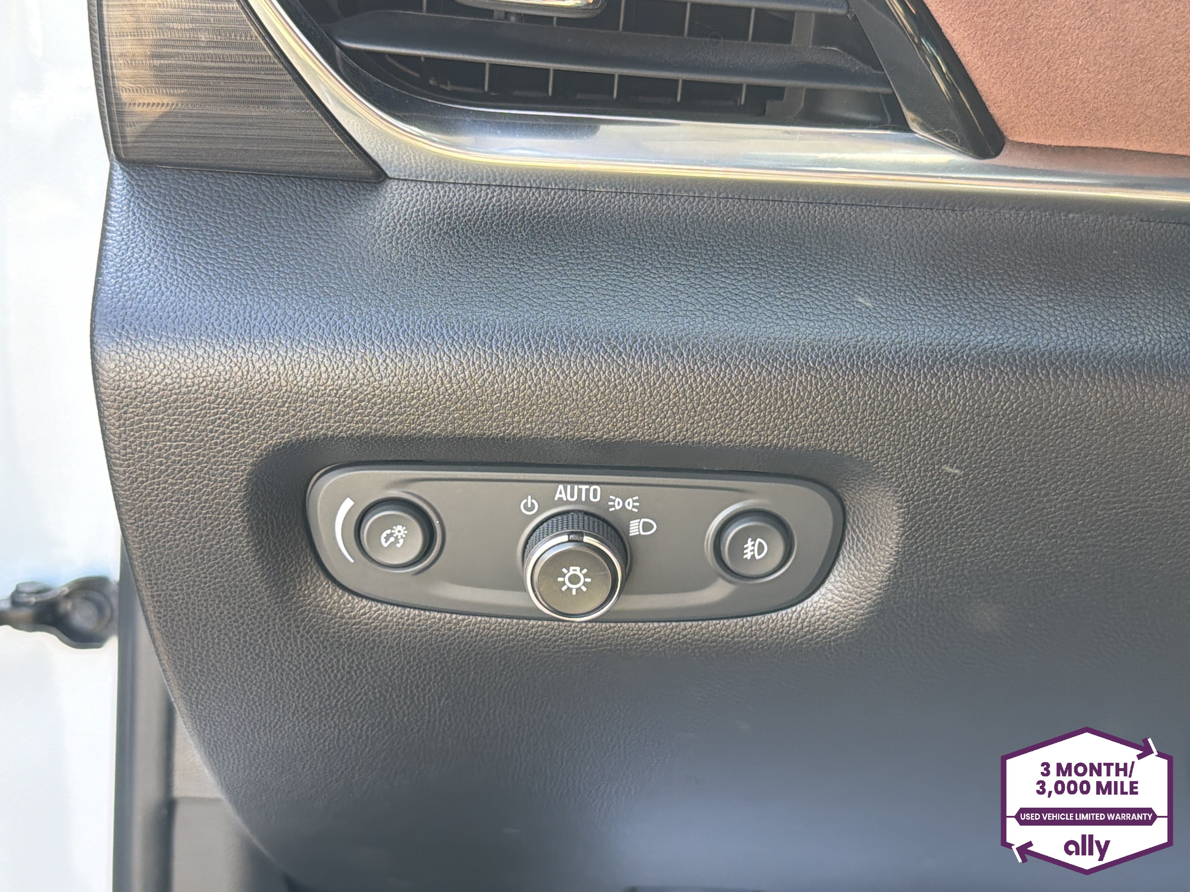 Used 2021 Chevrolet Traverse High Country AWD/4WD image 17