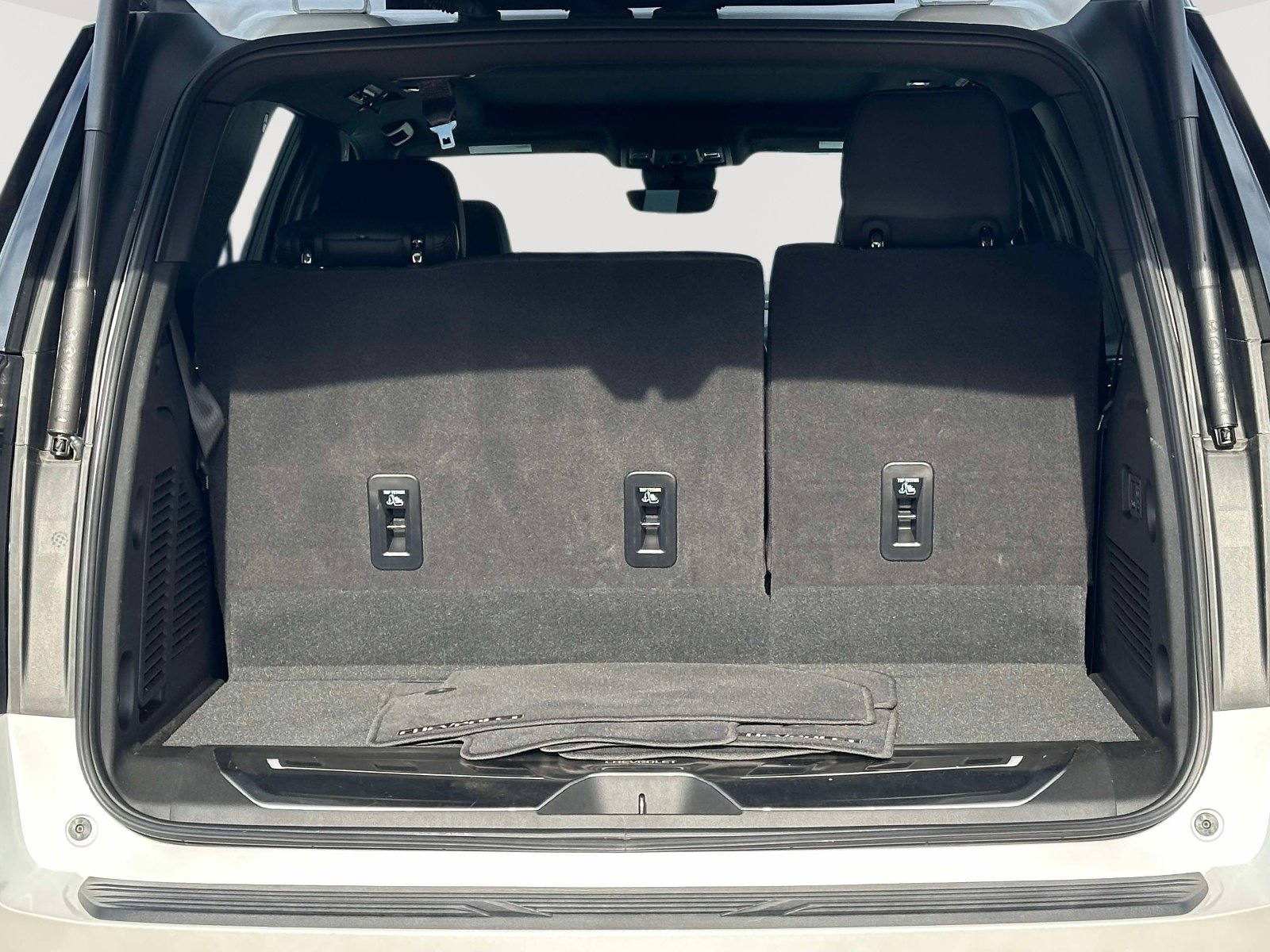 Used 2025 Chevrolet Tahoe High Country w/ LPO, Illumination Package image 38