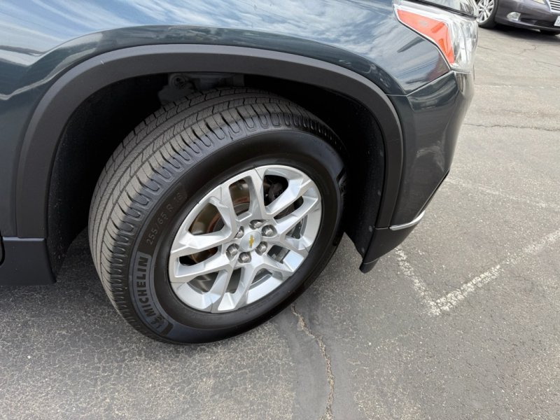 Used 2018 Chevrolet Traverse LT AWD/4WD image 8