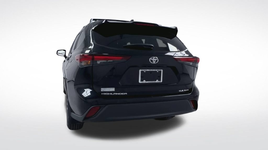 Certified 2024 Toyota Highlander XLE AWD/4WD image 26
