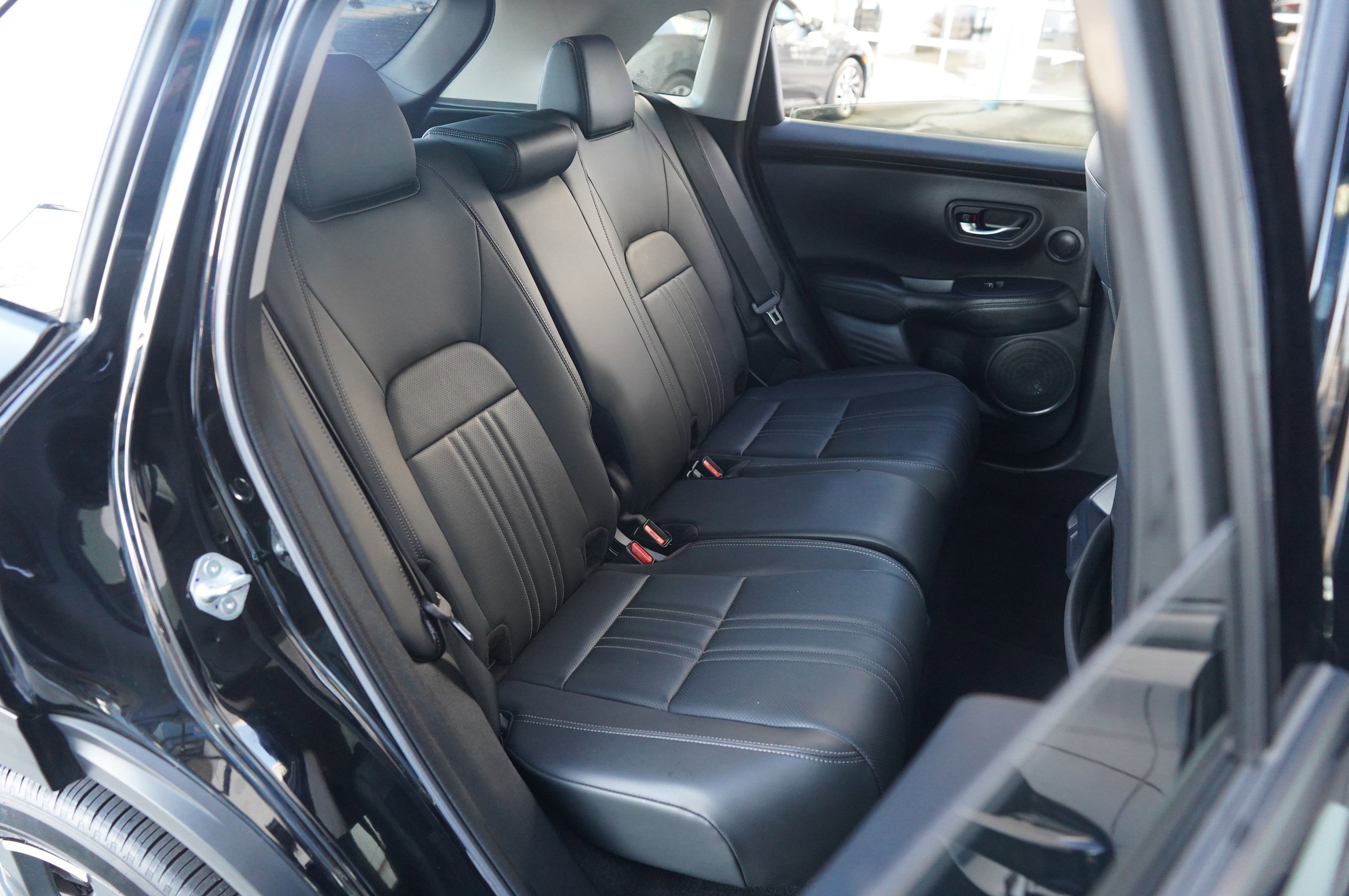 Used 2023 Honda HR-V EX-L image 38