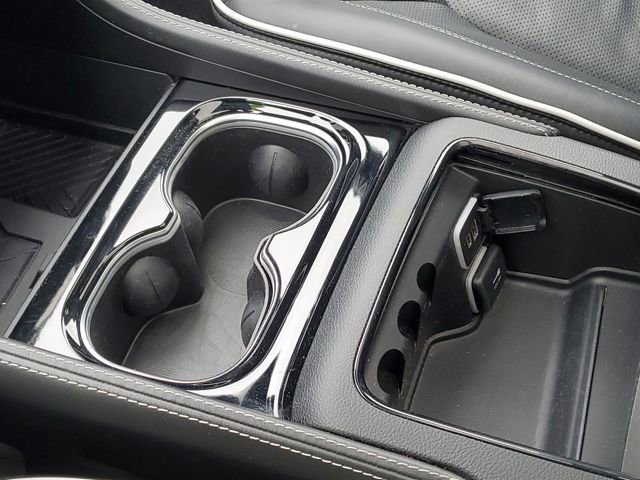 Used 2025 Chrysler Pacifica Limited image 25