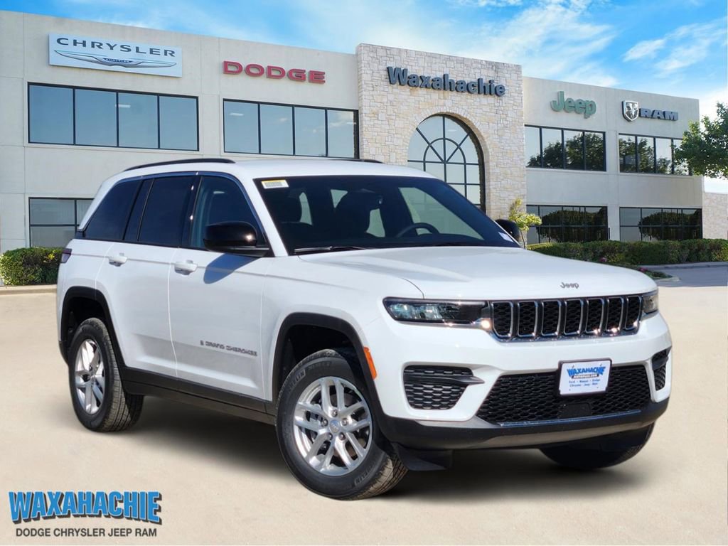 New 2026 Jeep Grand Cherokee Laredo RWD image 1
