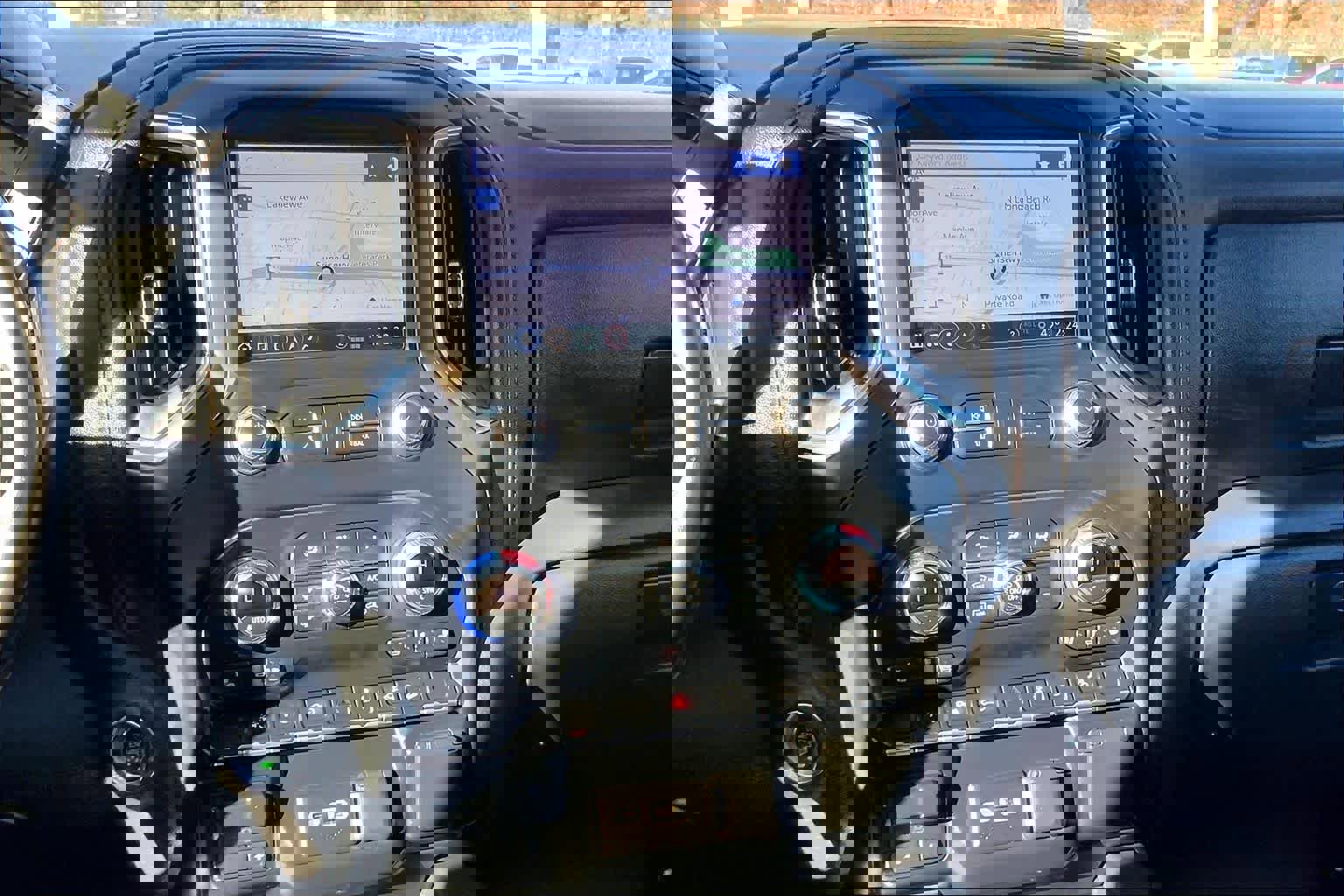 Used 2022 GMC Sierra 1500 AT4 w/ AT4 Premium Package image 6