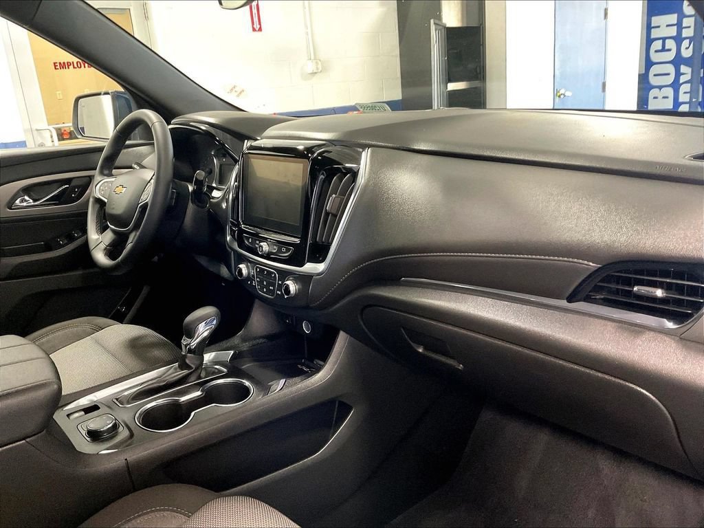 Used 2023 Chevrolet Traverse LT AWD/4WD image 14