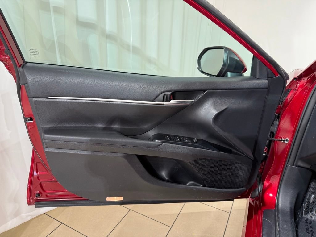 Used 2019 Toyota Camry LE FWD image 14
