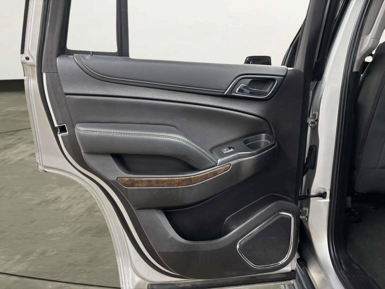 Used 2019 Chevrolet Tahoe LS w/ Max Trailering Package AWD/4WD image 12