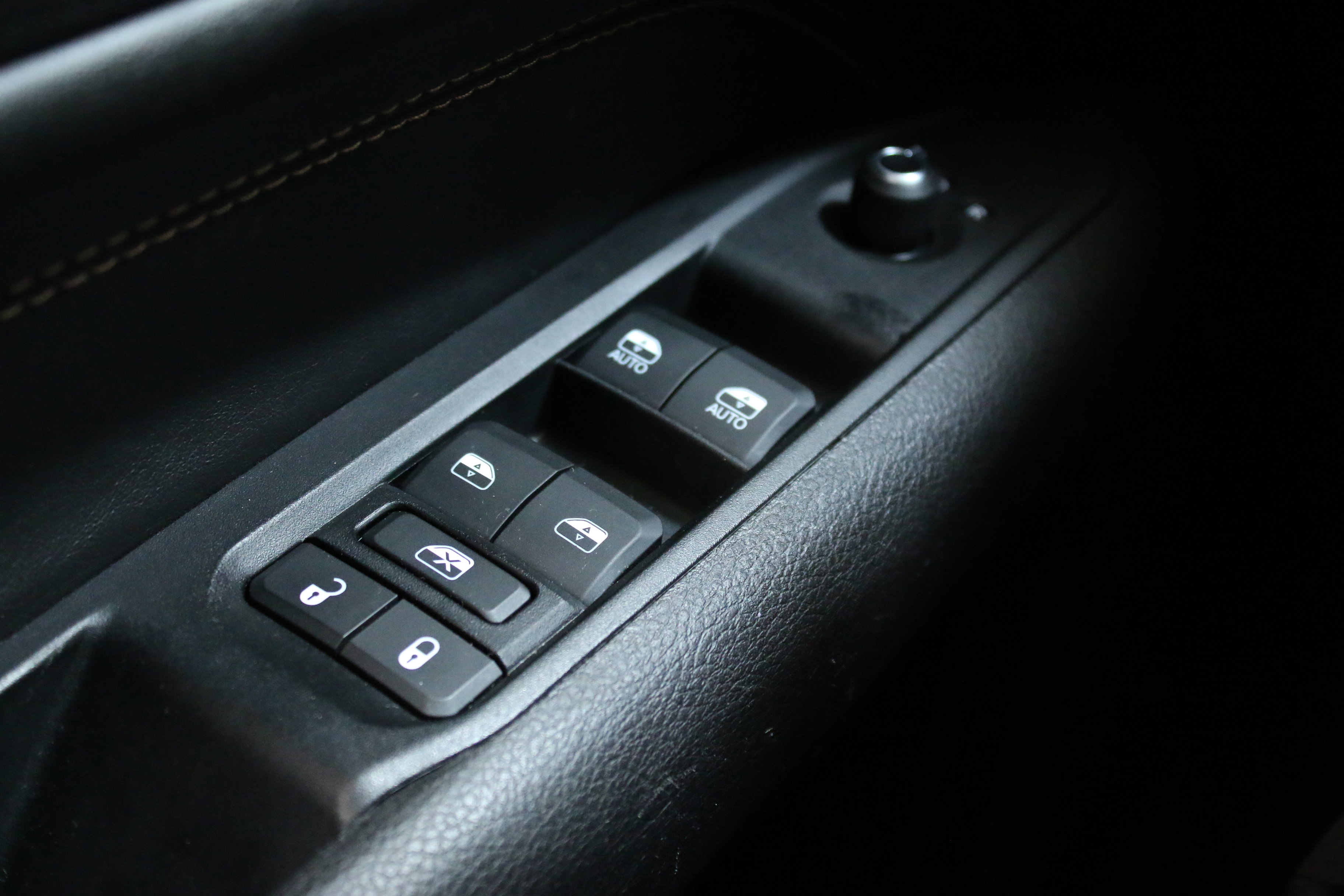 Used 2022 Jeep Compass Limited image 17