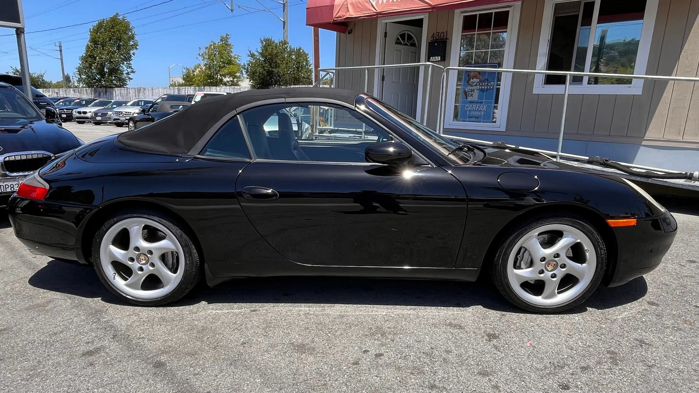 Used 2001 Porsche 911 Carrera 4 AWD/4WD image 8