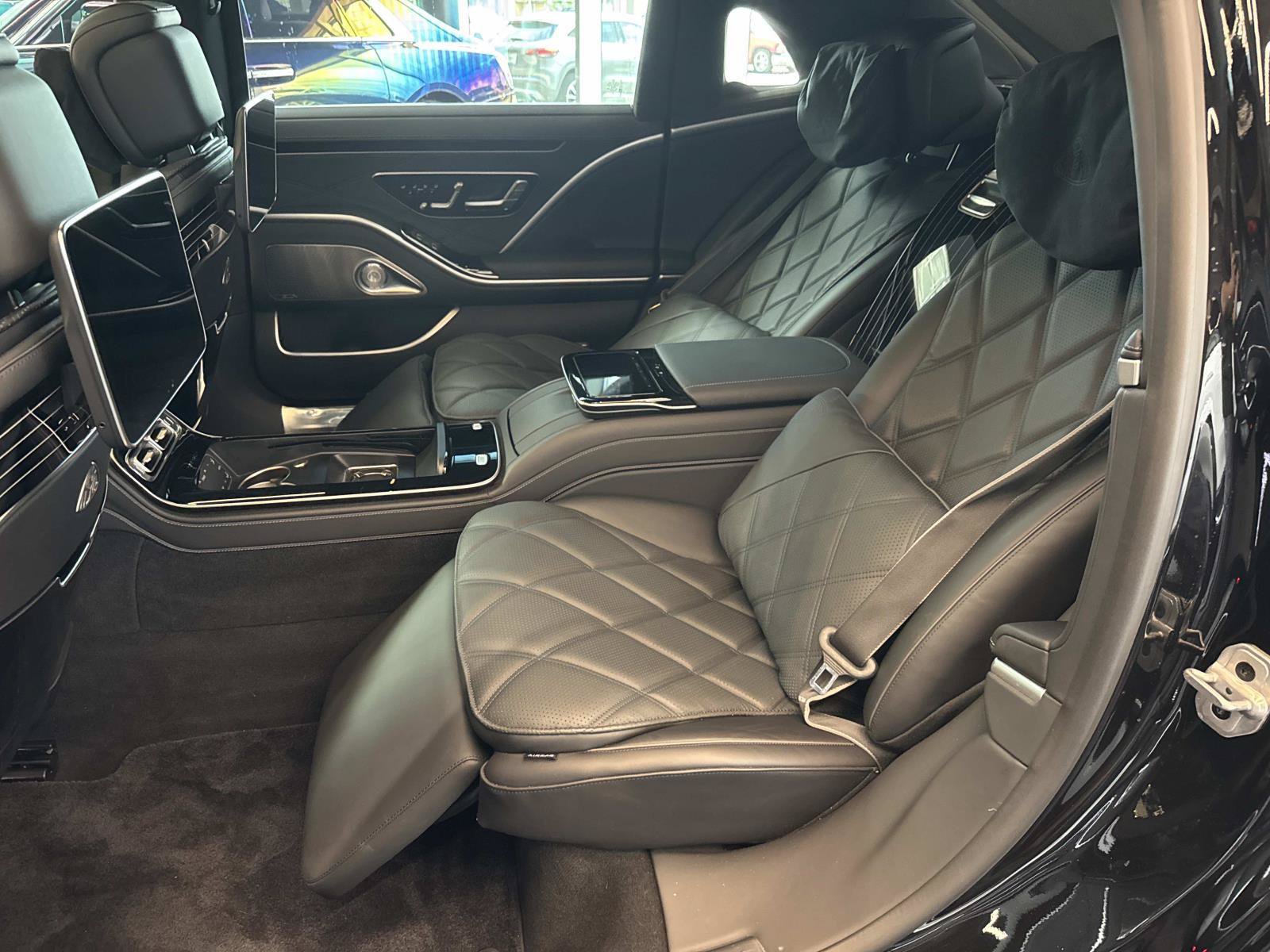 Certified 2024 Mercedes-Benz Maybach S 680 4MATIC image 11
