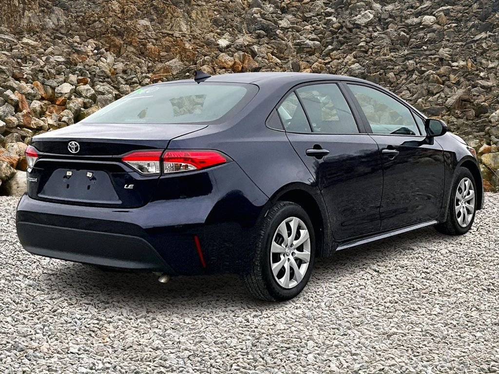 Used 2023 Toyota Corolla LE image 2